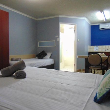 Rockhampton Court Motor Inn 外观 照片